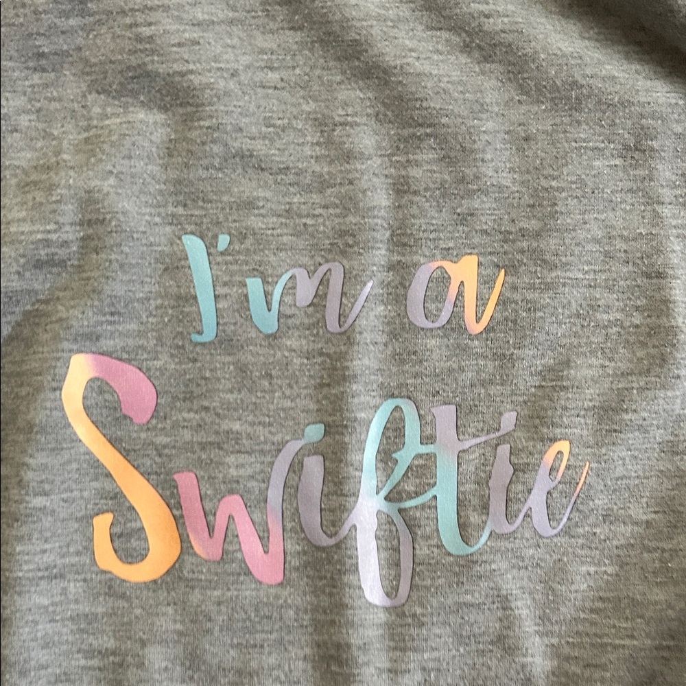 I’m a Swiftie girls 9-10 shirt.